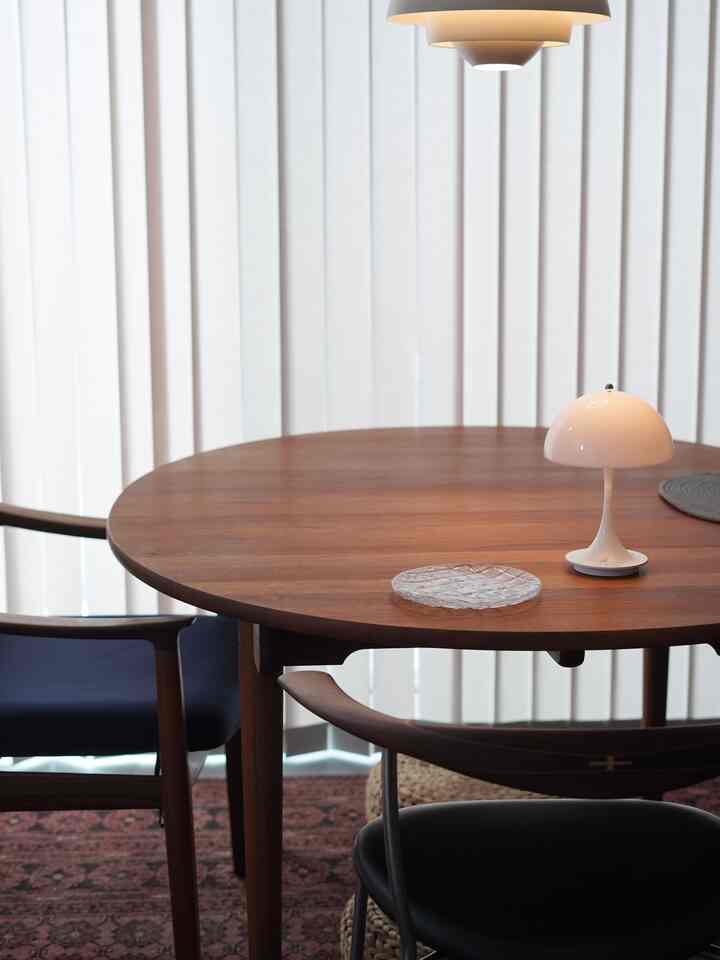 #ダイニング #ダイニングテーブル #ダイニングチェア #テーブル照明 #テーブルインテリア #北欧インテリア #北欧 #チーク材 #ウォールナット材 