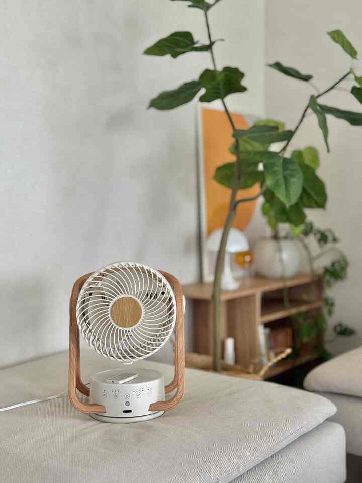 お気に入りのサーキュレーター🎐
持ち運びしやすいし、デザインが可愛い✨

#サーキュレーター #扇風機 #IKEA家具 #IKEA 