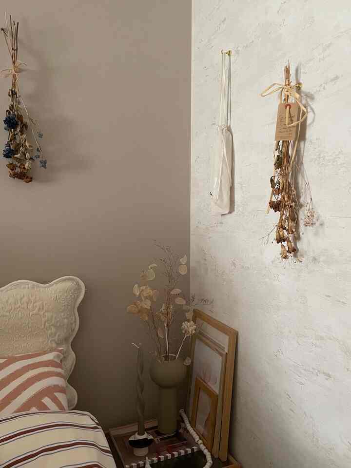 壁紙かわいい〜🖤

狭いお部屋は壁紙やウォールアイテムで
楽しんでおります！！

#壁紙
#寝室
#寝室インテリア
#マンション
#クロス
#マンションインテリア