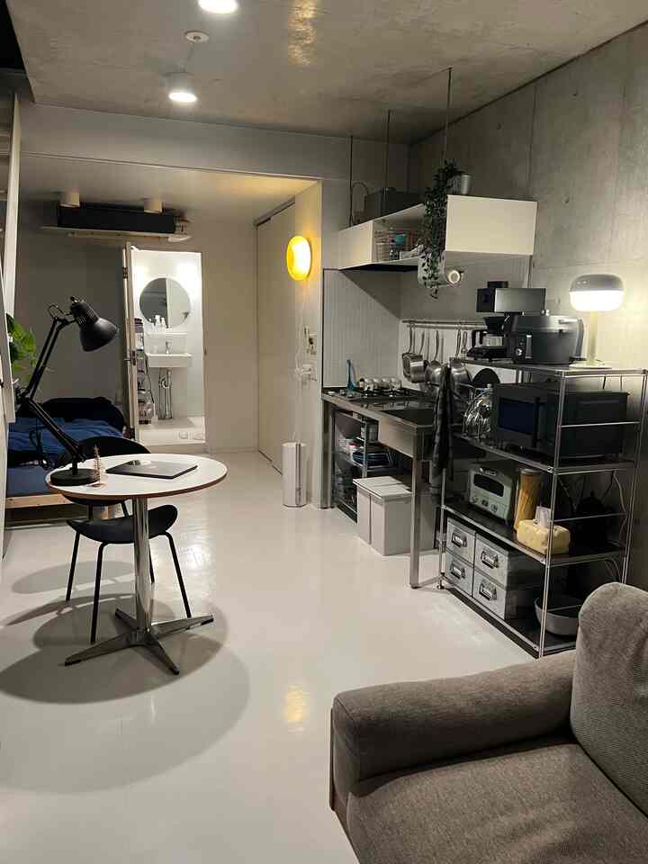 ひとつ前の投稿の夜バージョン🌙
暖色系の照明で、ぐっと落ち着いた雰囲気になります。
#ミニマルモダン