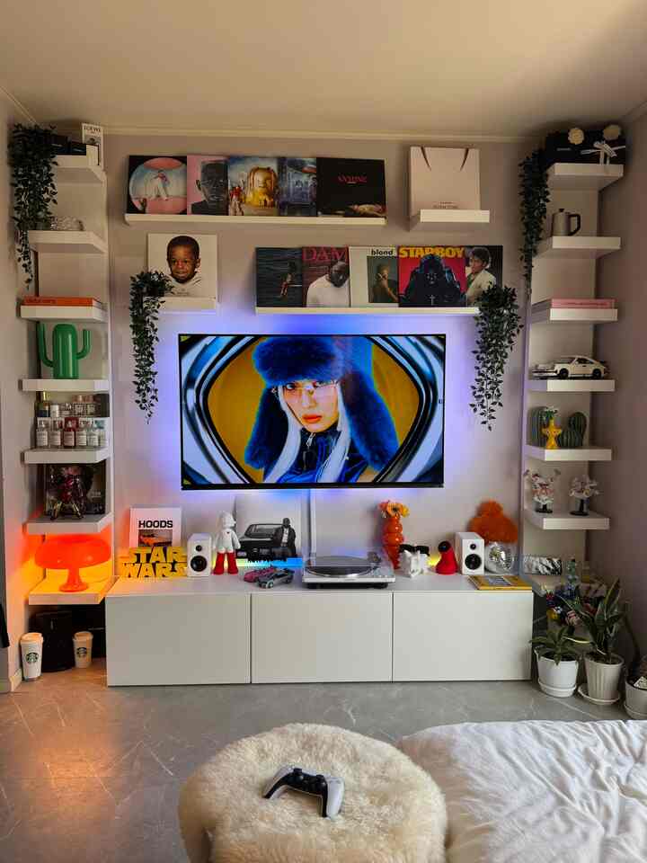 A happy space filled with all my favorite things.
.
.
.
.
.
#myroom #interior #ikea #ikeahack #design #aesthetic #homediy #homedecor #cozyhome #lego #legocollection #legocollector #roominspiration #roomtour #xg #alphaz #xgalx #ルームツアー #マイルーム #インテリア #雑貨 #おしゃれ #レゴ #ピクミン #部屋紹介 #インテリアコーディネート #イケア #家具