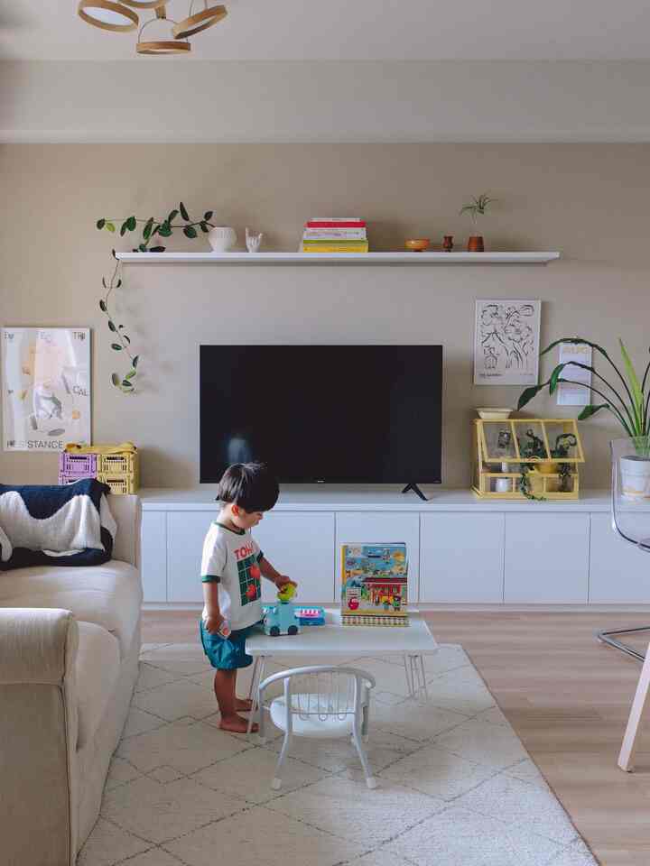 こんにちは8月👋

マダガスカルジャスミンを剪定した部分から
あたらしい葉っぱがニョキニョキと🌿

オーガスタもどんどん大きくなっています☝️

#おもちゃ収納 #リビングインテリア #子どものいる暮らし #beforeafter #tvwalldesign #tvwall #interior #interiordesign #マンションインテリア #tvboard #tvstand #walldecor #テレビ背面 #テレビ台 #テレビボード #テレビボード収納 #livingroom