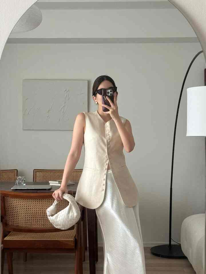 アーチミラーでセルフィーかわいいから好き🫶🏻 #アーチミラー #リビング小物 