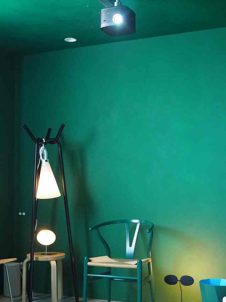 セカンドリビングであり趣味部屋であり、
シアタールームでもあります。

プロジェクターとスピーカーのおかげで
大迫力を家の中で楽しめる幸せ。
気がつけばもう何年も映画館に行ってないな。

#映画館 #シアタールーム #プロジェクター #趣味部屋 
