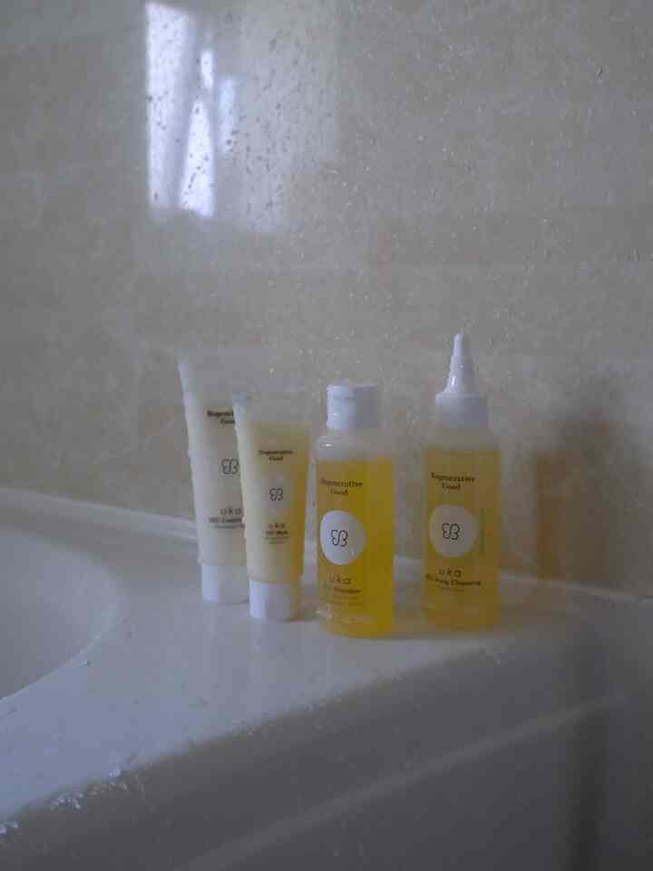 Rutinitas perawatan kulit kepala musim panas favoritku 🛁

Aku ingin mengisi kamar mandiku dengan produk-produk dalam kemasan favoritku. 🤍

#mandi #浴室