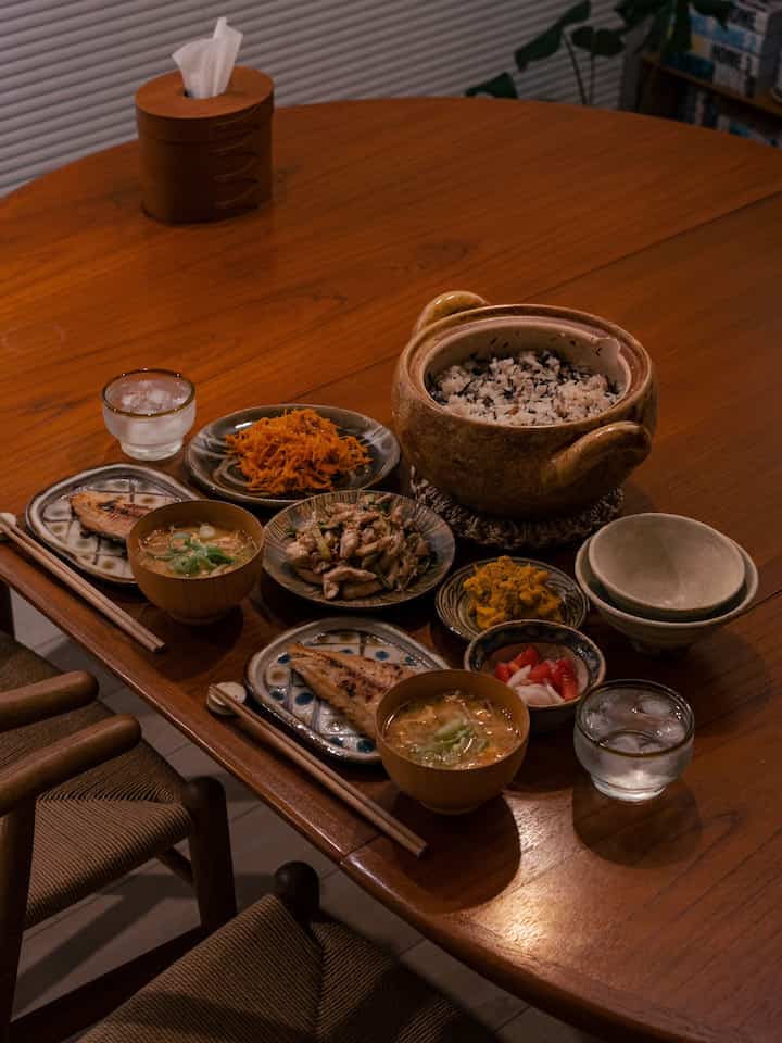 #土鍋 #ダイニングテーブル #ラウンドテーブル