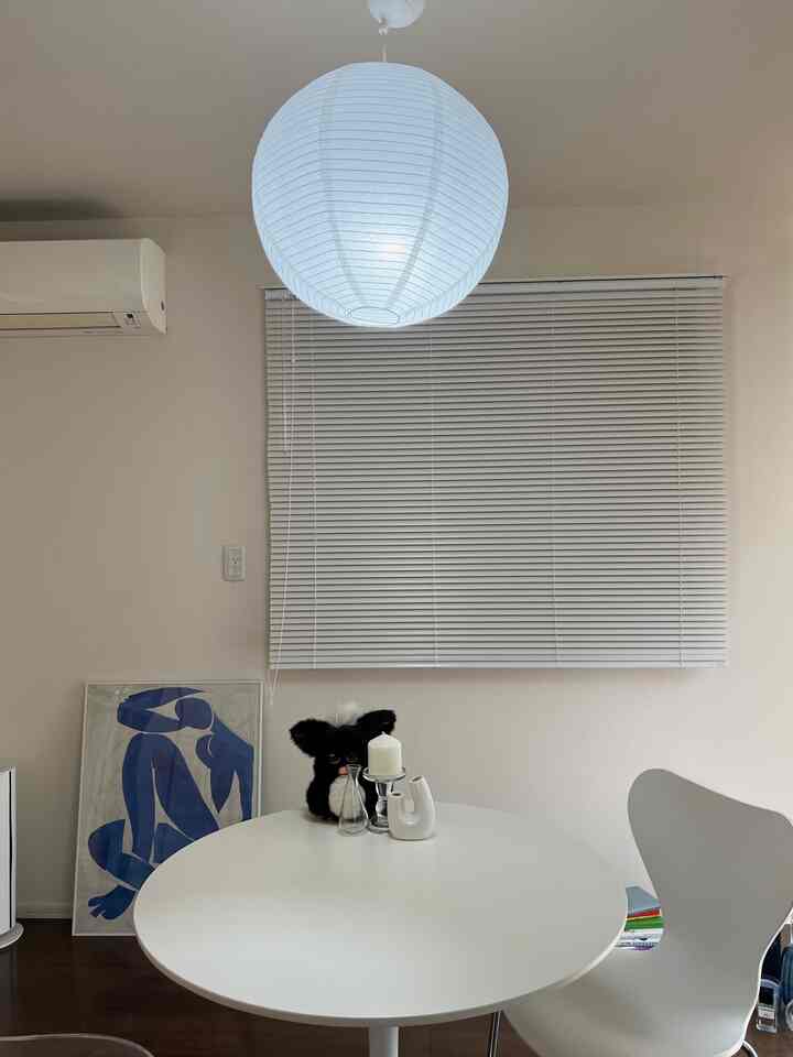 IKEAの照明、安くて優秀⚪️
#ホワイト家具 #IKEA照明 #一人暮らし部屋 #アンリマティス 