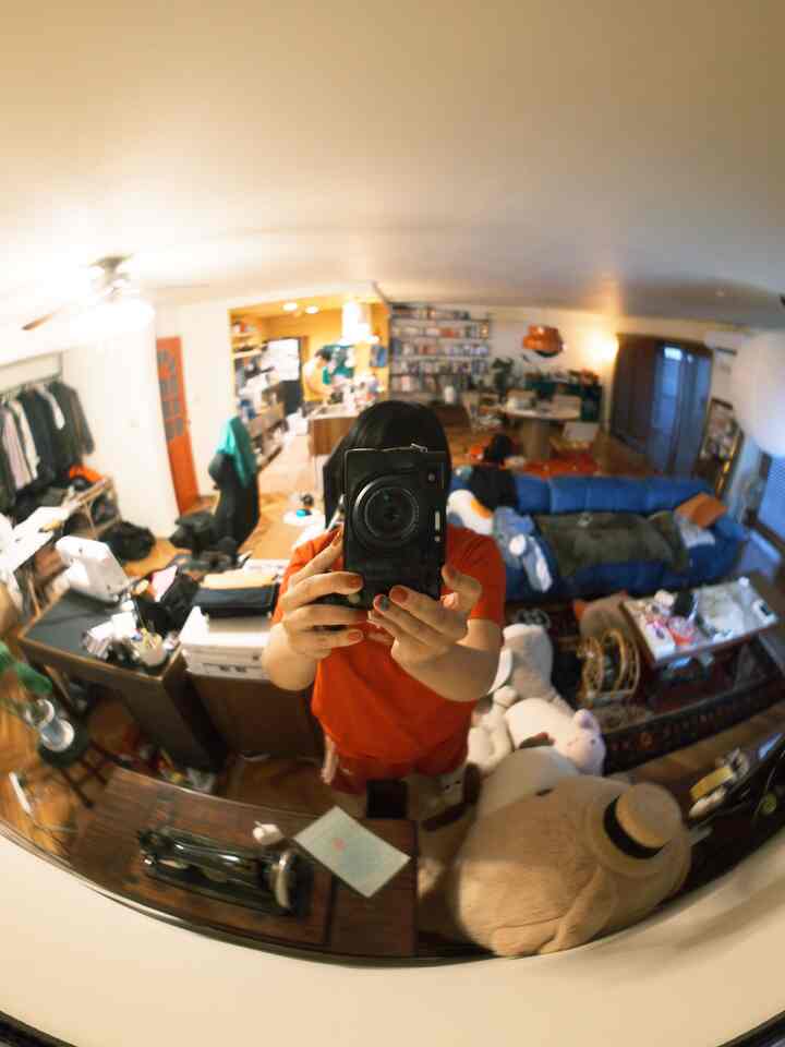 30畳を超えるリビングが全部見える鏡
トラフィックミラーは丸ければ丸いほど可愛い。

#リビング
#マンション
#マンションリノベ
#トラフィックミラー
#ミラー
#mirror
#거울
#お部屋作り
#インテリア