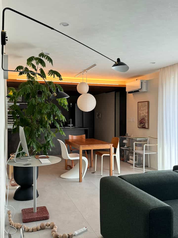 明日から頑張りましょう🫂🏢
.
.
.
#vitra
#flos
#myhome
#akari
#hay
#ミッドセンチュリー
#マイホーム
#一軒家