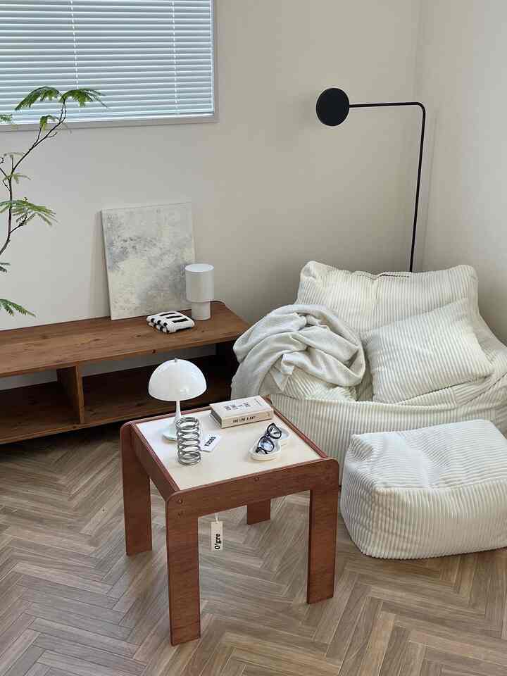 リビング横の部屋

#vamir #ogre #キューブブレッドサイドテーブル #サイドテーブル #loosy #ビーズソファ #1人掛けソファ #ikea #イッペルリグ