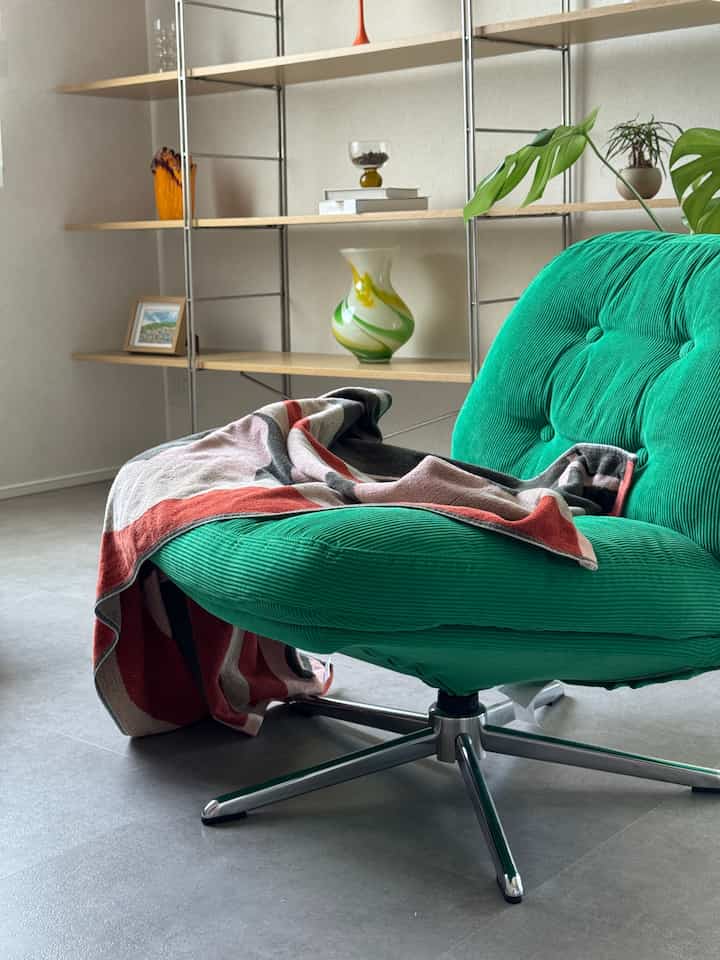 このソファふかふかで気持ち良い☺️🌱
このソファに座ってから、『3人から私も真似して(買って)いい？』と連絡が来ました🤣✨
もちろん🧡😚

#IKEA家具 #IKEAソファ #リビング #リビング棚
#1人掛け座椅子 #1人掛けソファ 