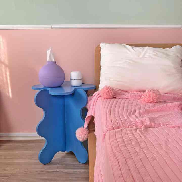 ベッド横🩷🩵💜

#ベッド #ベッドサイドテーブル #ベッドサイドチェスト 