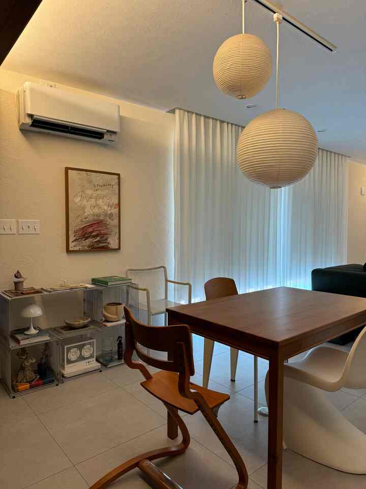 HELLO 👋
.
.
#アート
#スツール60
#ステンドグラス
#あかり
#フロス
#干し草
#キッチン
#マイホーム