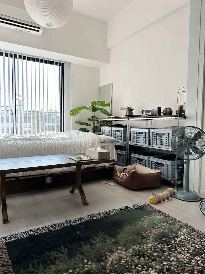 #リビング #寝室 #ベッドルームカーテン #ベッド #ベッドカバー #コーヒーテーブル #全身鏡 