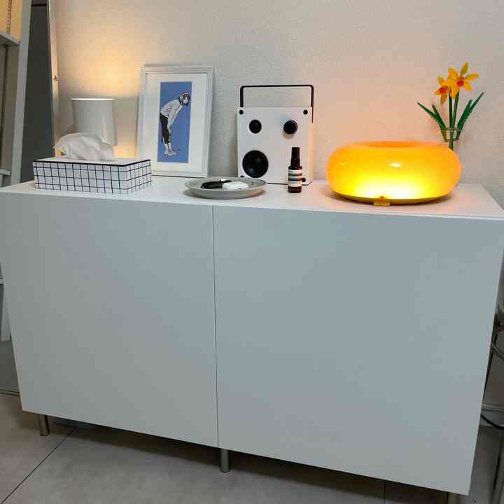 Small items really pop on white cabinets! I enjoy thinking about how to arrange my favorite accessories every day. 😌
#cabinet #IKEA #IKEA収納 #IKEA棚 #IKEA家具