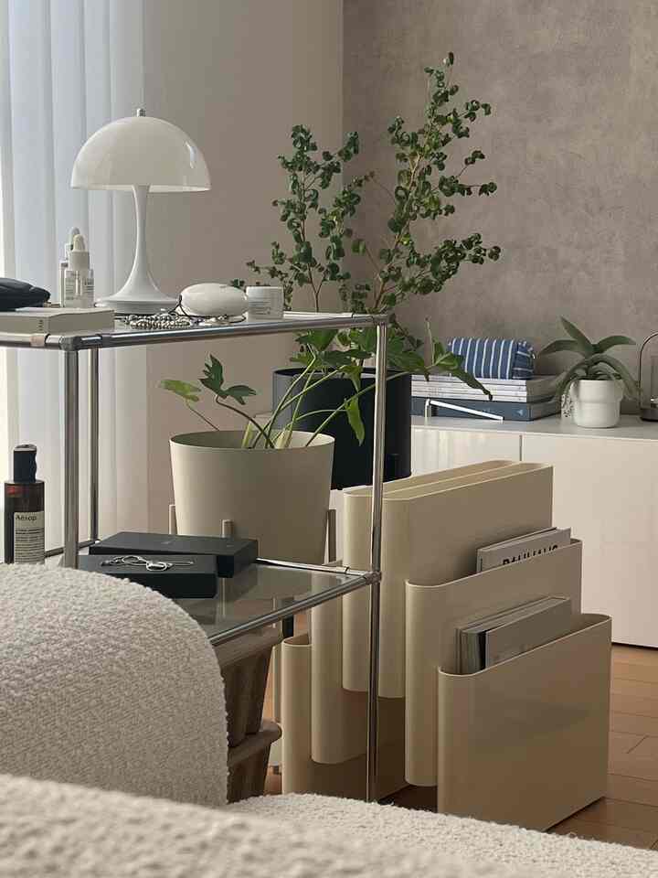 リビング

#livingroom #リビングインテリア #vamir #ogre #モジュール家具 #ブックスタンド #ブークレソファ #ikea