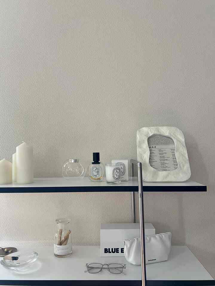 Kacamata hitam gajah birunya imut banget 👓

#Rak #IKEA小物 #リビング収納 #ディスプレイラック