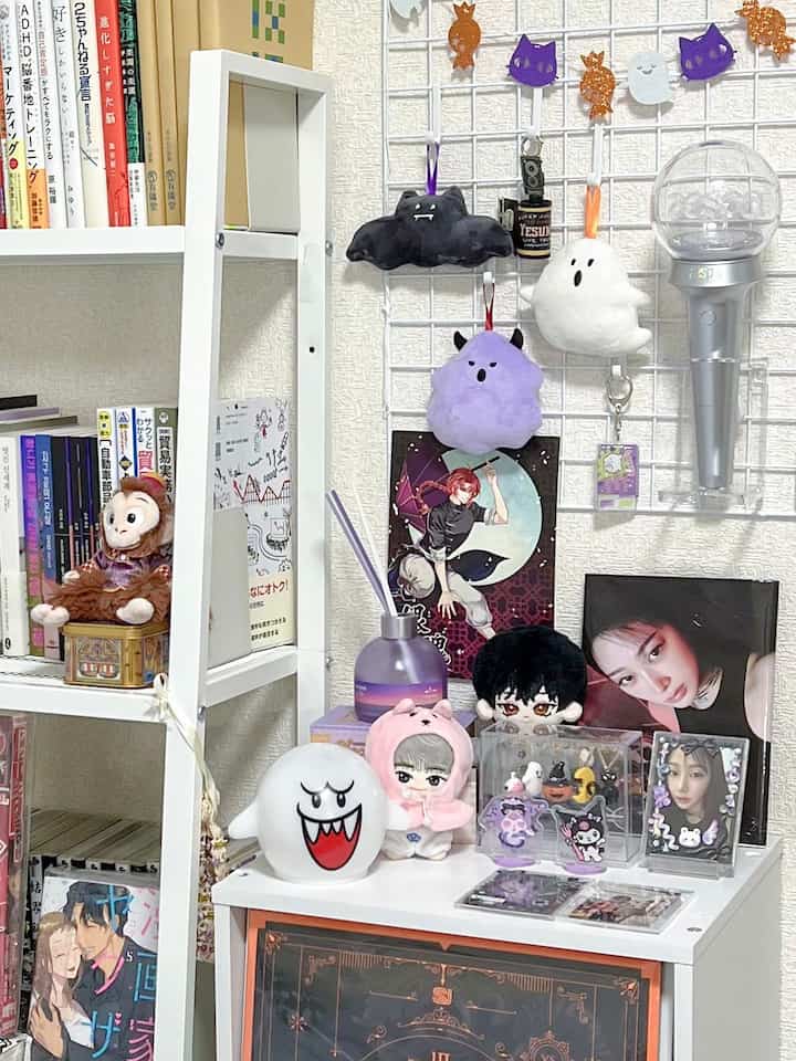 Kamar otaku multi-hobi 💜🖤🤍ྀི
Hampir semua yang saya beli berasal dari temu dan Daiso.

#otakuroom #オタ活 #aespa #SUPERJUNIOR #ダイソー #プチプラ #多趣味 #ワンルーム #ワンルームインテリア #一人暮らし部屋 #一人暮らしインテリア