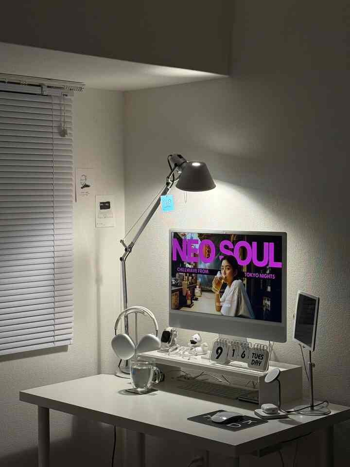 Ohouseのセールで購入したrarerawのモニタースタンドいい感じ🖥️🟩

#ワークスペース #モニタースタンド #韓国インテリア 