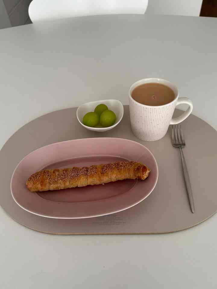 休日のブランチ☕️
yumikoiihoshiさんのオーバルプレートとARABIAマイニオ サラストゥスマグはピンクで！


#アラビア マイニオ サラストゥス
#yumikoiihoshi
#GBH
#クチポール
#フリッツハンセンアナログテーブル
#セブンチェア

