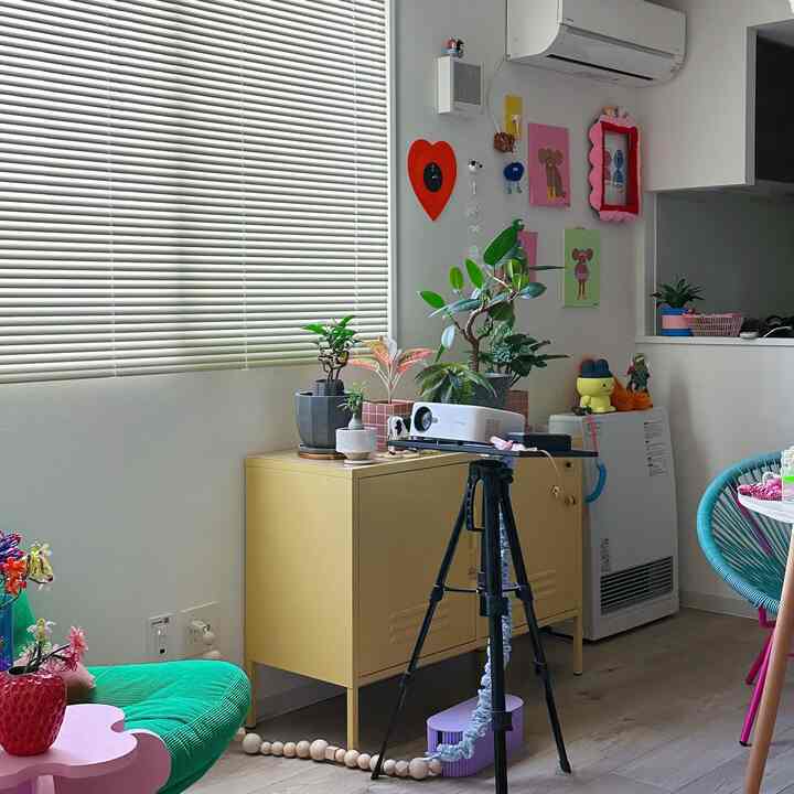 #プロジェクター #おうち時間 #インテリア #カラフル #인테리어 #원룸인테리어 #집스타그램 #리빙 #홈스윗홈 #カラフルなインテリア #かわいい #かわいいインテリア #かわいい家 #ピンク#イエロー #たまごっち