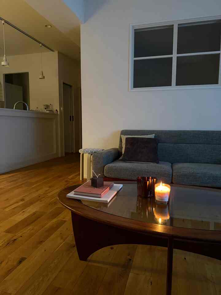 夜のリビング
FRAMAのキャンドルDEEP FORESTの香りに癒されます🕯️



#FRAMAアロマキャンドル
#GBHキャンドル
#PFSソファ
#g-planオーバルガラステーブル
#ルイスポールセンパークフース
#IDEEクッション
#アアルトフラワーベース
#Panasonic室内窓
#マンションリノベーション
#北欧インテリア
#北欧ヴィンテージ家具
#フローリングオーク