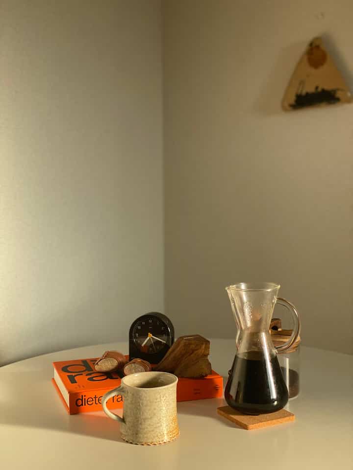 　朝活に重宝する
CHEMEXのコーヒーグラスハンドル
Braunの時計もかわいくて好き。
#chemex
#coffee
#coffeetime
#Braun
#b22
