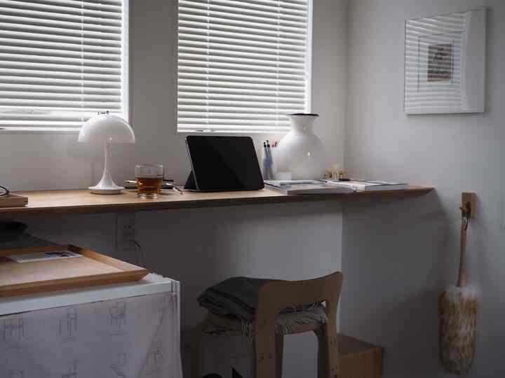 Ini tempat yang tepat saat Anda ingin berkonsentrasi dalam keheningan 😌

#Louis Poulsen #アルテック 
#Kursi Tinggi #ワークスペース 
#louispoulsen #Artek #workspace