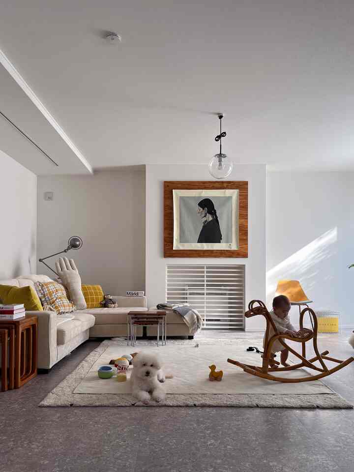 長らくご無沙汰しておりました🙇‍♀️
この度、Ohouse season9のアンバサダーをさせて頂くことになりました🙌✨
今年の2月に新しいお家に引っ越しをして、新生活を満喫しております！
そして今年息子も誕生して、なにもかも新しい事尽くめの毎日ですが、我が家のインテリアやお家のことなど沢山紹介していきたいと思うので、皆様どうぞ宜しくお願いします🙇‍♀️

#赤ちゃんのいる暮らし #ヴィンテージ #ヴィンテージインテリア #アンティーク #アートのある暮らし #令和7年ベビー #ベビー用品 

