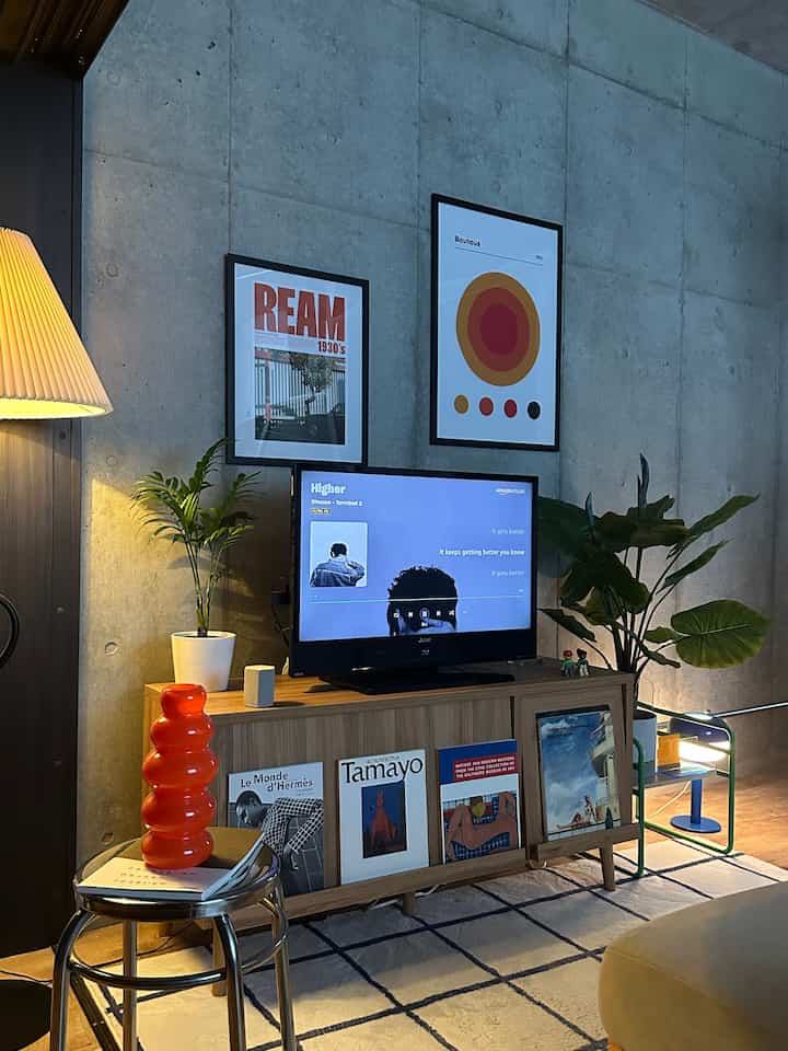 コンクリ部屋 1LDKの暮らし

コンクリ壁は暗くなりがちだから温かみあるインテリアを💡

#コンクリ部屋 #1LDK #無機質部屋 #無機質 #인테리어디자인 #인테리어 #인테리어 #interiors #interiordesign #room #home #homedecor #apartment 