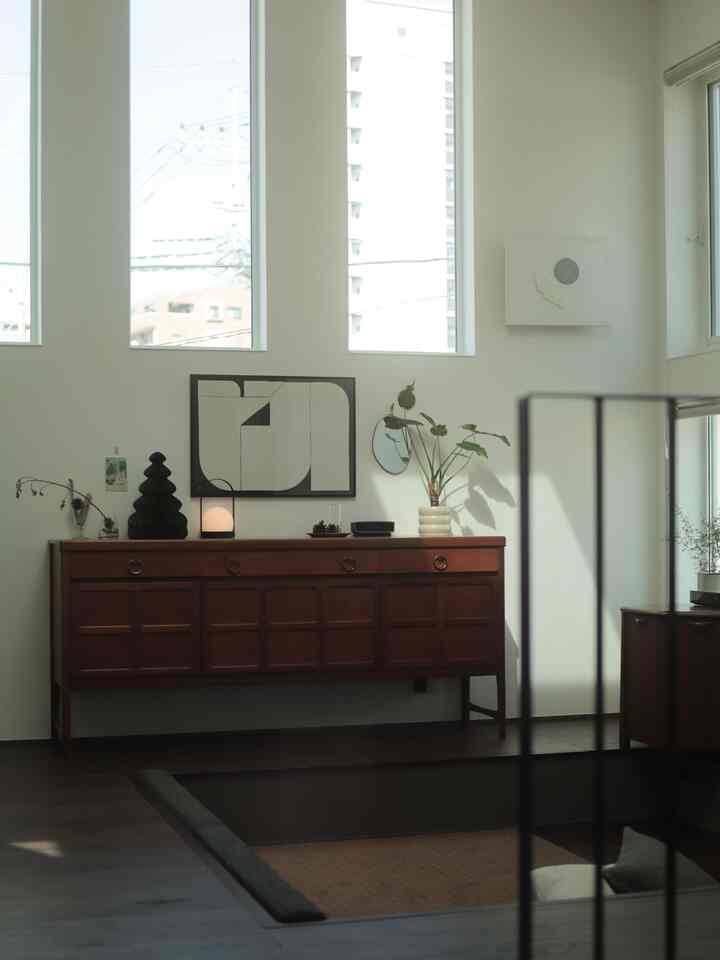 一足早く、クリスマスデコレーション
　
これからちょこちょこ変えるだろうけど、やっぱりシーズンものの飾り付けは楽しいなあ
　
#クリスマス
#xmas
#xmasdecor
#クリスマスインテリア
#ikea
#vintagefurniture
#ヴィンテージ家具
#myhome
#注文住宅
#自由設計
#無垢床
#ダウンフロア