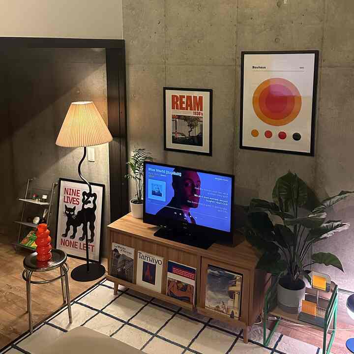 コンクリ部屋 1LDKの暮らし

夜に間接照明だけつけるのも雰囲気が良い

#コンクリ部屋 #1LDK #無機質 #無機質部屋 #인테리어디자인 #인테리어 #인테리어 #interiors #interiordesign #room #home #homedecor #apartment #vlog