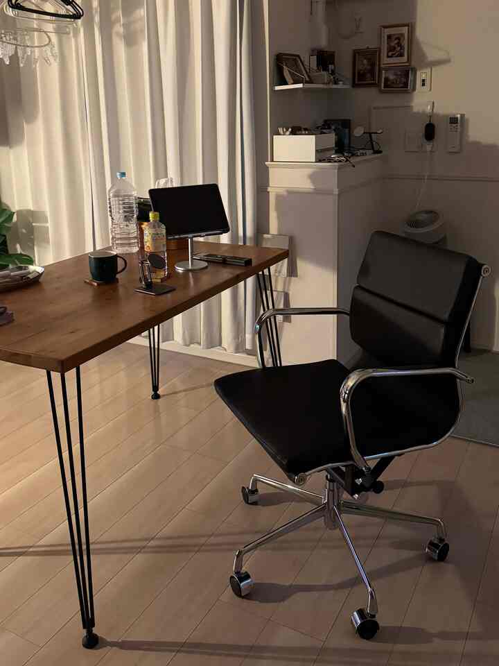 この椅子お気に入り🪑

#一人暮らし #一人暮らし部屋 #一人暮らしインテリア #リビング #ダイニング #リビングダイニング #ダイニングテーブル #LOWYA #リプロダクト #イームズチェア 