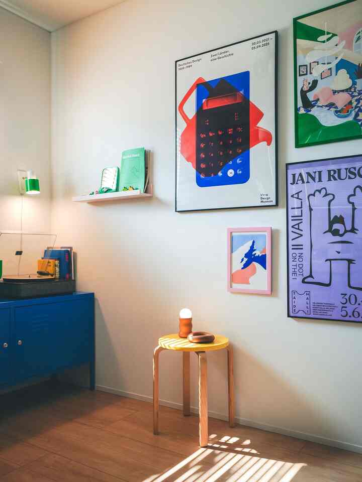 久しぶりに仕事部屋（将来的には子供部屋の予定）のこちらの角度から。

ポスターを模様替えしようと思ってたのですが、お気に入りすぎてなかなか踏み出せず🖼️

そろそろ本格的にポスター探しの旅に出ます。


#ポスター額縁 #ポスターインテリア 