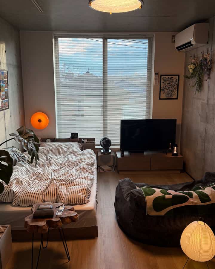 コンクリート打ちっぱなしの落ち着ける空間◎
#ひとり暮らし #1k #ナチュラルインテリア #コンクリート打ちっぱなし