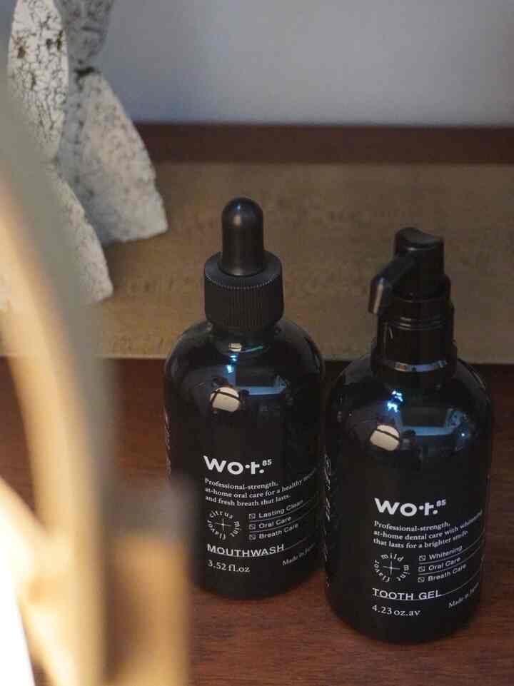 寝る前の新習慣

ホワイトニングの白さを保つオーラルケア　

発泡剤の入ってる歯磨き粉が苦手で
以前は塩歯磨きを使っていたほど

天然の精油からできた清涼感たっぷりのこの歯磨きジェルとマウスウォッシュ

洗い上がりもスッキリですごく好み。

#歯磨き粉　#歯磨きジェル　#マウスウォッシュ　#口内ケア　#口臭ケア　#オーラルケア

