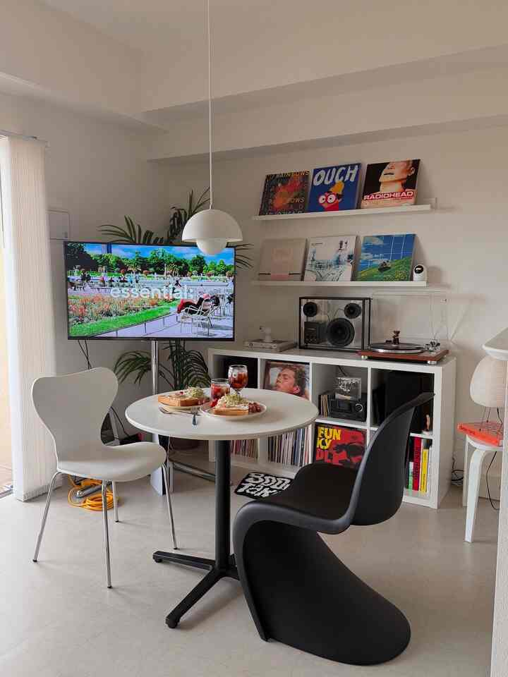 Morning on a certain day off ☕️
Take it easy on your day off 😌

#Interior #韓国インテリア #朝食 
#Morning