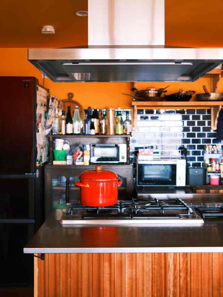 My favorite kitchen color scheme
A little Mexican influence 🇲🇽

📢Check out the room tour post! ♡
https://link.ohouse.com/4jipwt

#Ohaus #오늘의집 #집꾸미기 #주방인테리어 #리빙룸 #인테리어그램 #감성인테리어 #모던하우스 #심플인테리어 #생활공간 #キッチン #台所 #キッチンインテリア #キッチン収納 #暮らしを整える #すっきり暮らす #生活感のある暮らし #キッチンのある暮らし #ohouse #kitcheninterior #kitchendecor #homeinterior #modernkitchen #cozyhome #organizedkitchen