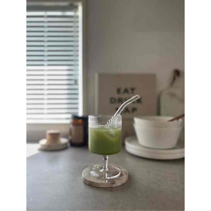 kitchenから🥣

大好きなfermLivingのリップルワイングラスでグリーンティー💚

#fermLIVING  #海外インテリア