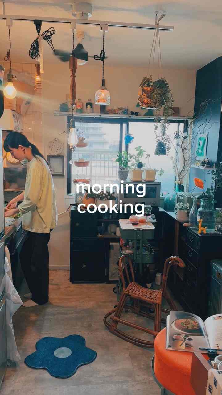 朝から友達がカレーを作ってくれたよ🍛
みんなは何カレーが好きなの！🥄

My friend made curry for breakfast this morning🍛
What kind of curry do you like? ☀️

아침부터 친구가 카레를 만들어줬어요🍛
여러분은 어떤 카레를 제일 좋아해요


#モーニング #朝 #クッキング #カレー #キッチン #自炊 #スパイスカレー #台所 #ジャンボリニスト #古民家 #ジャパンディ #韓国インテリア #古道具 #猫のいる暮らし #blue #cat #morning #breakfast #cooking #curry #kitchen #homemadefood #spicecurry #homemadecurry #일상 #아침 #카레 #요리 #모닝 #키친
