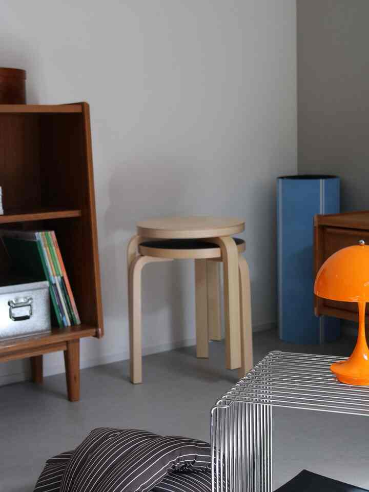 STOOL60追加して念願のスタッキングできました✨あー可愛い、、
artekとmarimekkoのコラボでSeireeniを選択。

#artek
#marimekko
#stool60
#北欧モダン
#ミッドセンチュリーモダン
#リビングインテリア