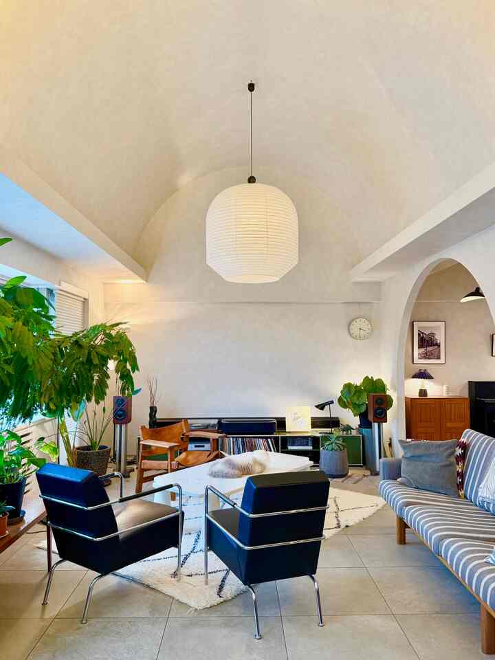 もうすぐハロウィン。
僕がかぼちゃのコスチュームを着て過ごす午後です。

#リビング #照明 #ミッドセンチュリー #ヴィンテージ #ハロウィン #猫のいる生活 