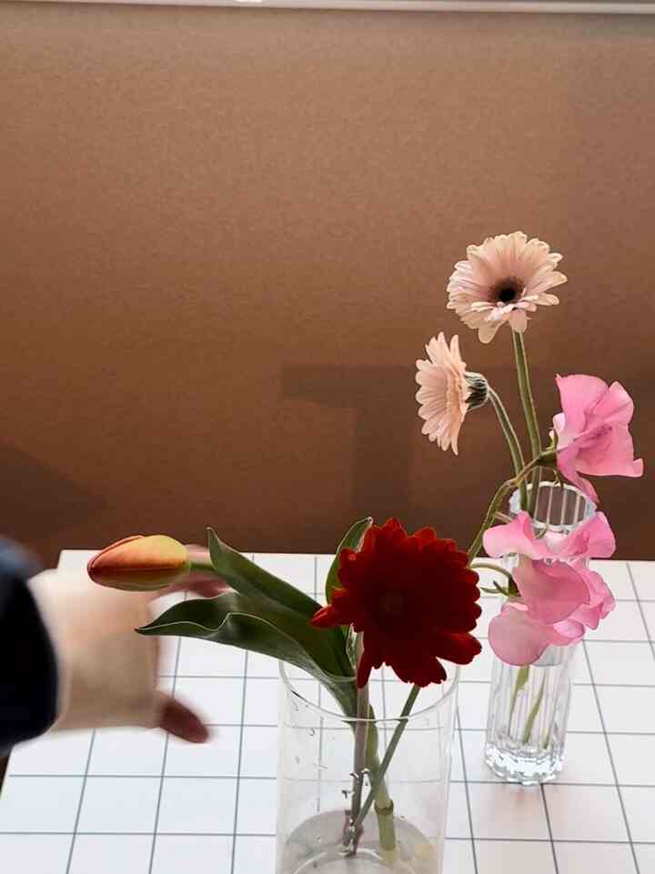 はやねはやおき心がける。

#賃貸インテリア　#お花
