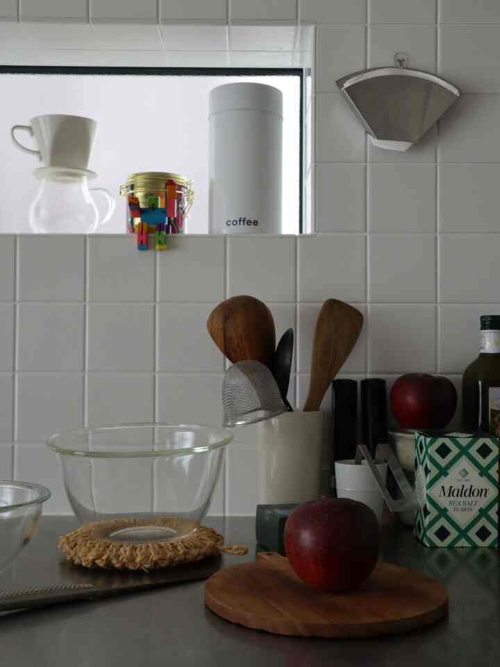 少しずつ集めたお気に入りのキッチンアイテム🍳

キッチンもお部屋もしまいこむより
少し雑多なくらいが好きです。

#キッチン　#キッチンツール #ステンレスキッチン
#キッチン用品