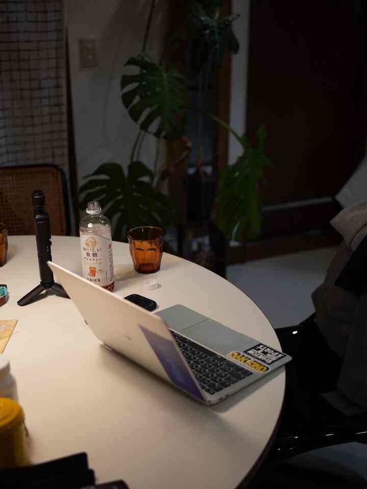 片付いてない日🫠

#リビング #ダイニングテーブル #ダイニングスペース #テーブル #日常 #日常記録 