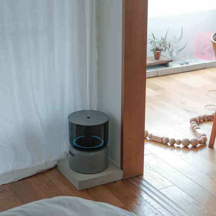 cadoの新しい加湿器（STEM 500H）を導入。cadoらしいシンプルシックなデザイン。

クリーンヒート機能があり、電源がオフになっていても自動で加熱除菌しているので、1シーズンお手入れ不要らしい。地味にめんどくさい作業がなくなって嬉しいポイント。

#加湿器 #家電 #家電アイテム #cado