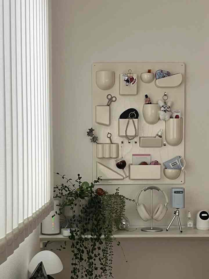 ⁡
⁡
⁡
お気に入りのウォールポケット🤍
⁡
クリスマス仕様に変える前に
今のを記録に残しておこう🤳🏻
⁡
⁡
#ウォールポケット #ウォールポケットオーガナイザー #韓国インテリア #マイホームアカウント #マイホーム #観葉植物のある暮らし