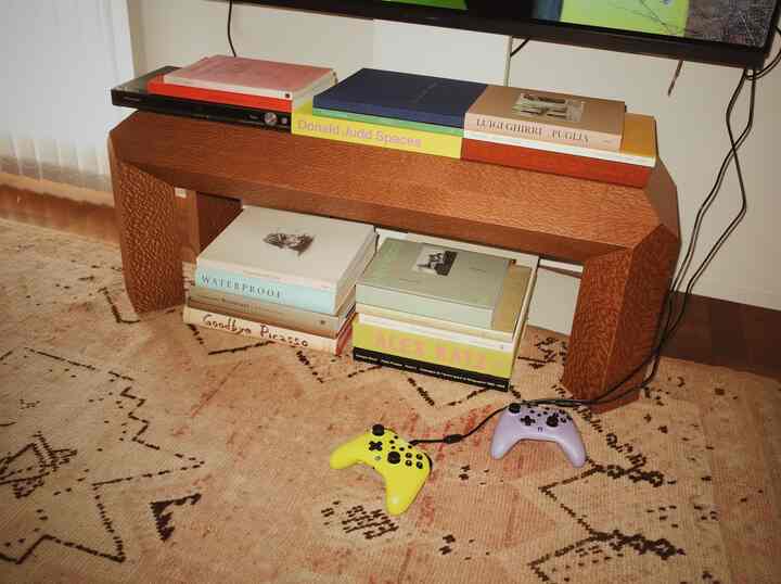 Saya sudah bermain Mario Kart World seharian. 🎮

HORI menawarkan beragam kontroler dengan warna yang berbeda-beda, jadi saya membeli satu dari mereka.

#GameRoom #ゲーム #AV機器 #テレビ #テレビ台