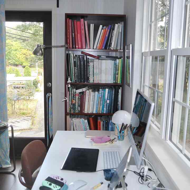 集中できるワークスペースにするために📚

1日10時間以上はここに座って仕事をしているのであまりデスクの上にものを置かないように 集中力が切れないようにできるだけ最小限にしています
#デスク周り #仕事 #デスクインテリア #パソコンデスク 