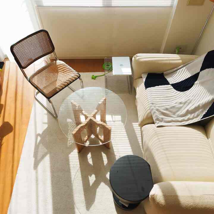 「生活も仕事もする家」の日常を発信しています🛋️

腰かけるときも、横になったときも
高反発なクッション性が居心地がよく
ここのソファでくつろいでる時が
家で過ごす時間の中でいちばん好きな時間🏠

#マレンコ #ソファインテリア 